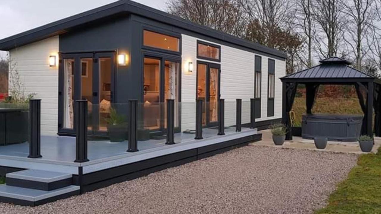 Silverdale Lodge Hot Tub & Wifi Warton エクステリア 写真