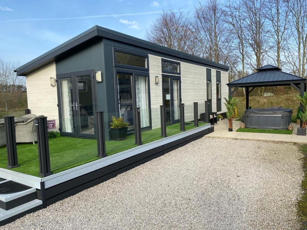 Silverdale Lodge Hot Tub & Wifi Warton エクステリア 写真